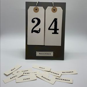 🎉📅✏️📌NEW VINTAGE DAY AND MONTH DESKTOP CALENDAR